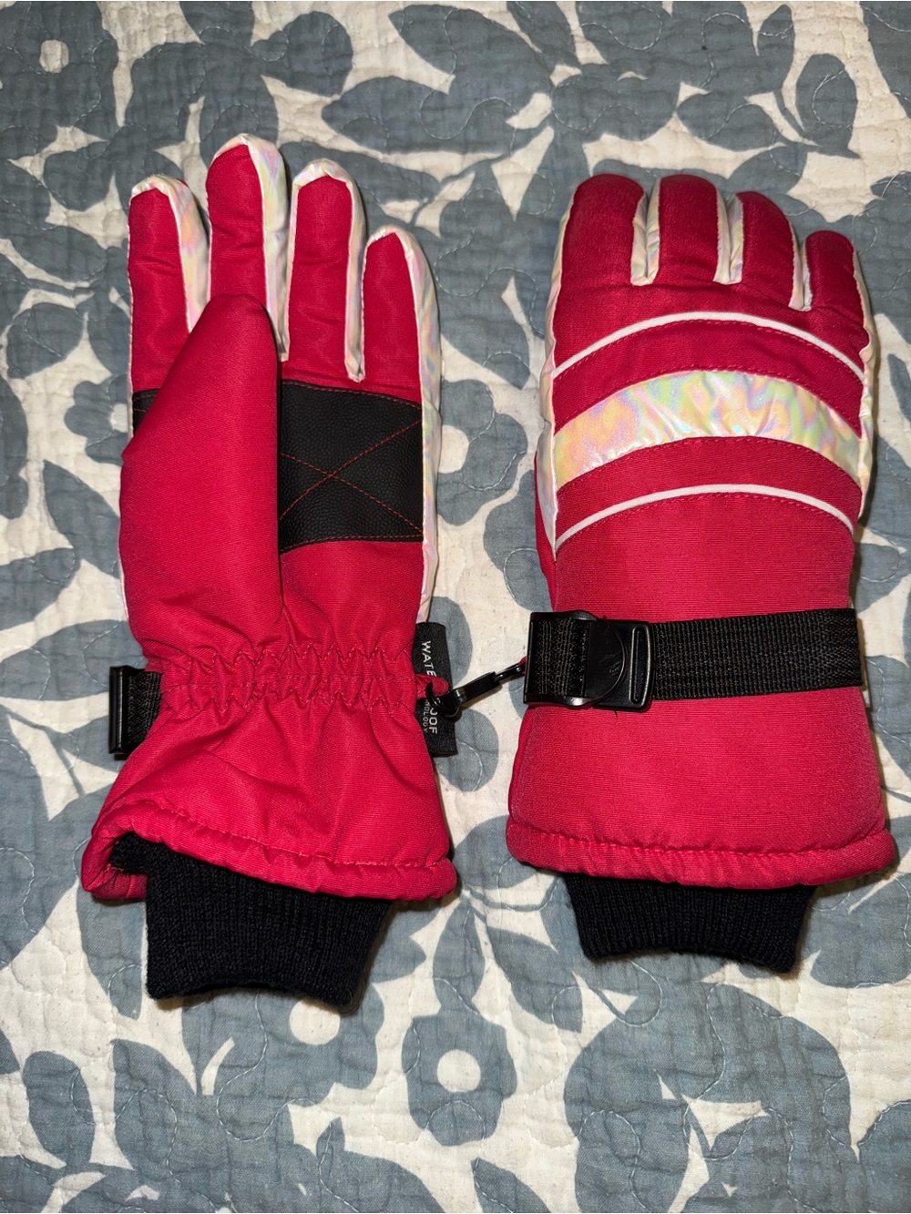 3M Thinsulate Bright Pink Kids Insulated Mittens with Reflective Stripe